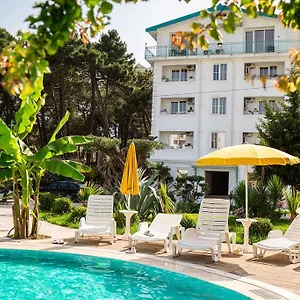 Garden Palace Resort